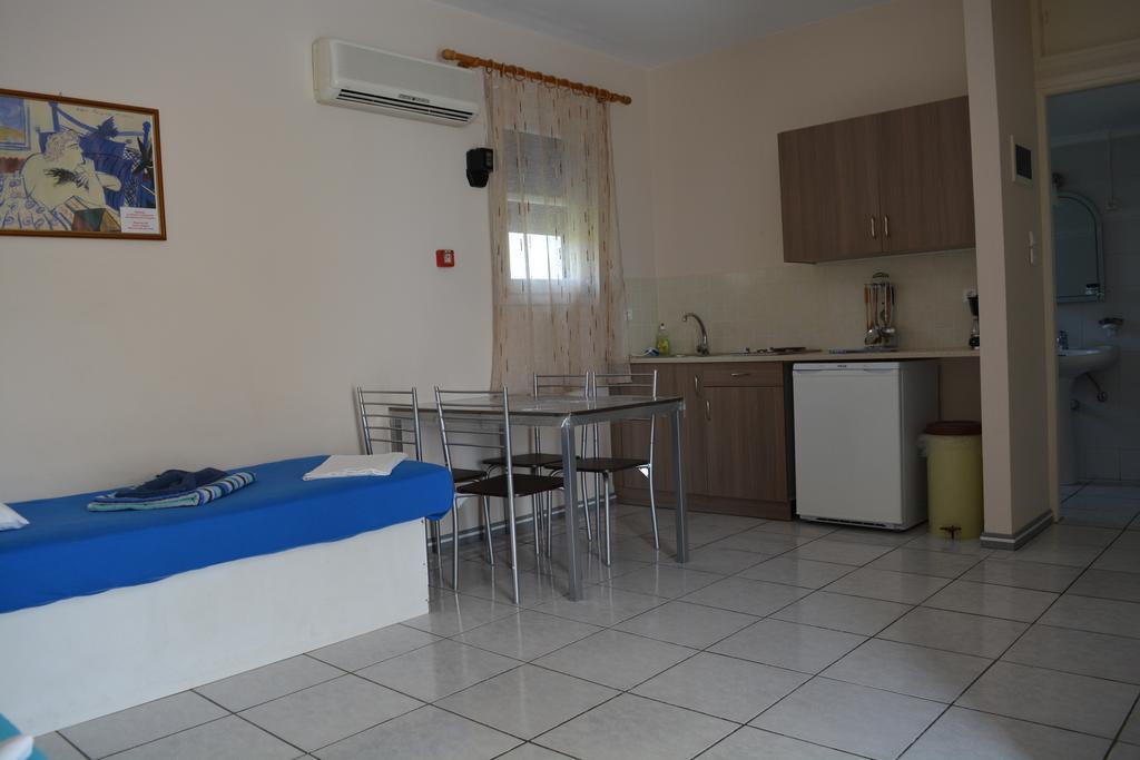 Iro Apartments Paralia Agias Foteinis Екстер'єр фото