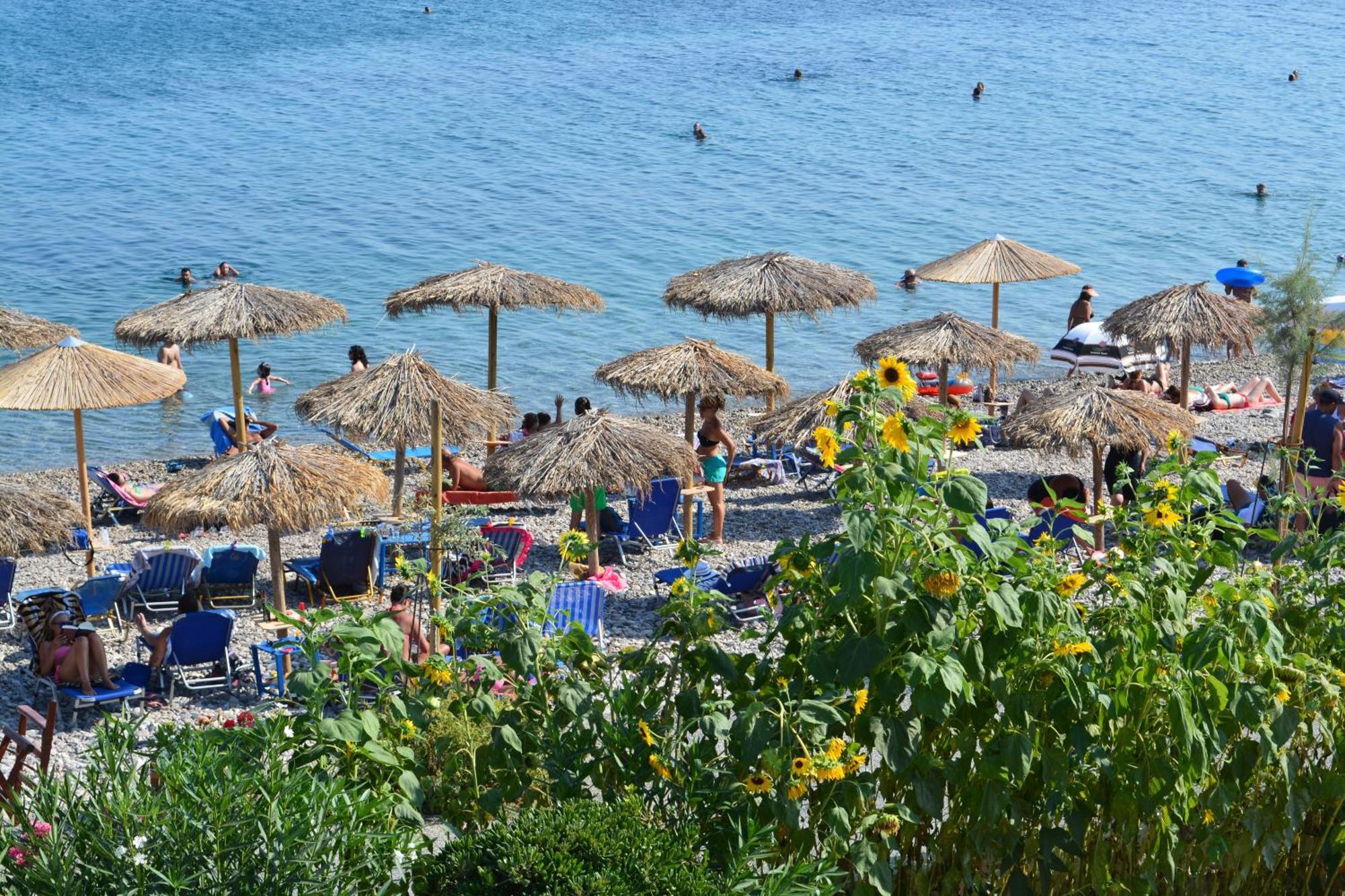 Iro Apartments Paralia Agias Foteinis Екстер'єр фото
