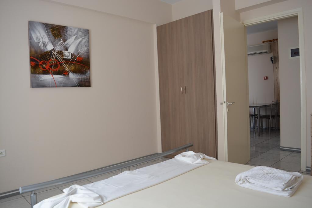 Iro Apartments Paralia Agias Foteinis Екстер'єр фото