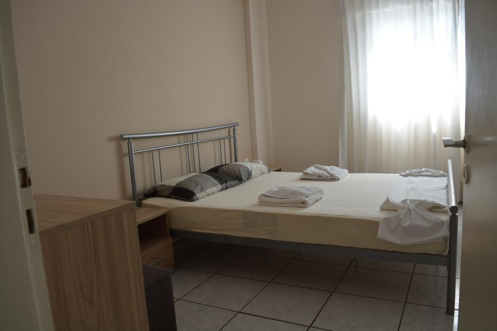 Iro Apartments Paralia Agias Foteinis Екстер'єр фото